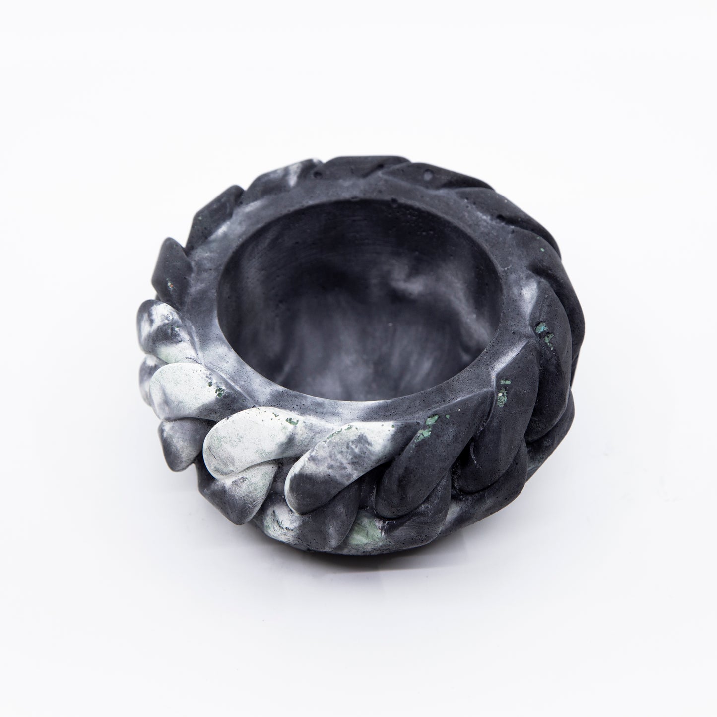 Cuban Link Concrete Dish (Black Marble)