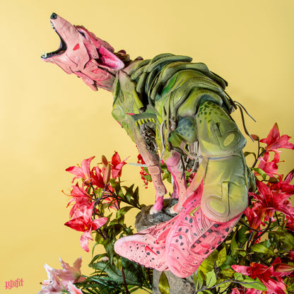 Sneaker Coyote Enamel Pin